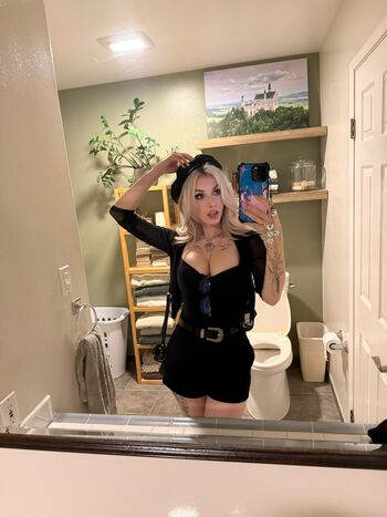 Rolyatistaylor  page leaked private photo uncensored HD quality