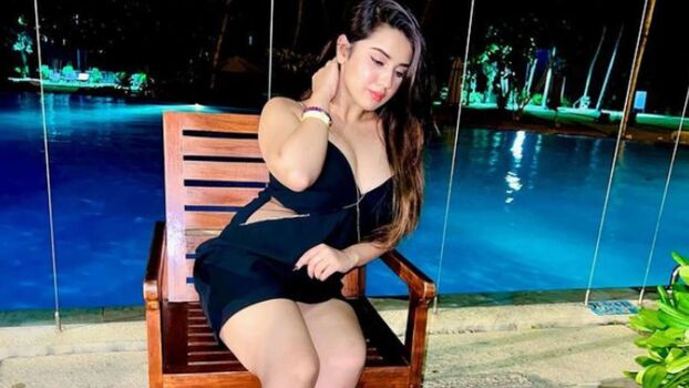 Roshni walia leaked private photo uncensored HD quality
