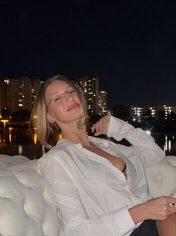 Roxolana kushniruk page leaked private photo uncensored HD quality
