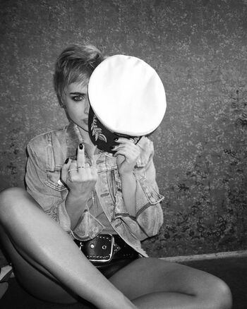 Sabrina carpenter  page leaked private photo uncensored HD quality