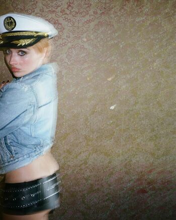 Sabrina carpenter  page leaked private photo uncensored HD quality