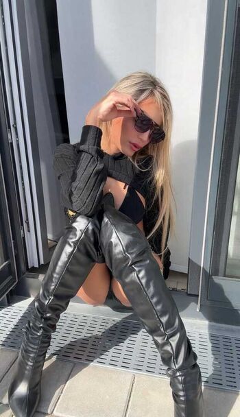 Sandyleinof  page leaked private photo uncensored HD quality