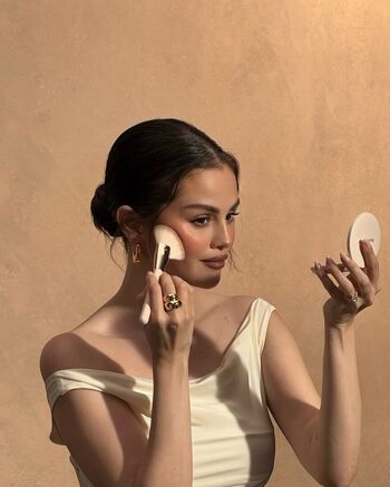 Selena gomez  page leaked private photo uncensored HD quality