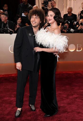 Selena gomez  page leaked private photo uncensored HD quality