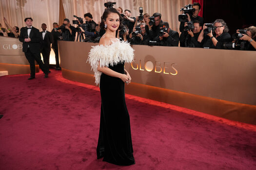 Selena gomez  page leaked private photo uncensored HD quality