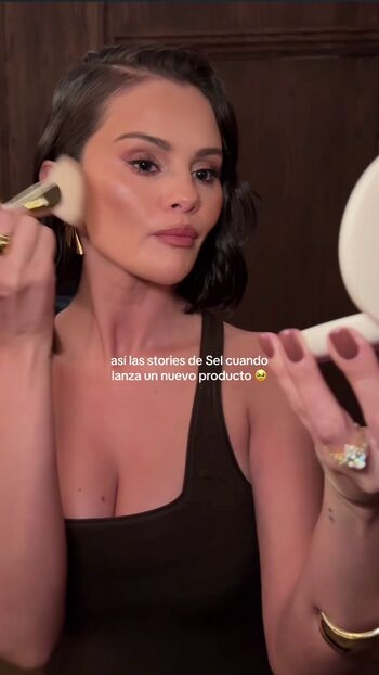 Selena gomez  page leaked private photo uncensored HD quality