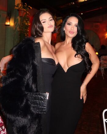 Selena gomez  page leaked private photo uncensored HD quality