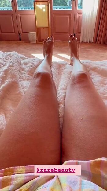 Selena gomez  page leaked private photo uncensored HD quality