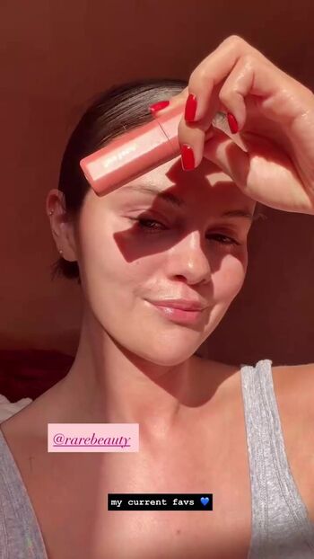 Selena gomez  page leaked private photo uncensored HD quality