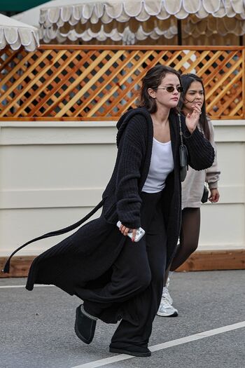 Selena gomez  page leaked private photo uncensored HD quality