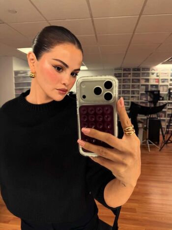 Selena gomez  page leaked private photo uncensored HD quality