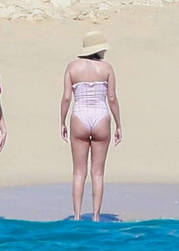 Selena gomez  page leaked private photo uncensored HD quality