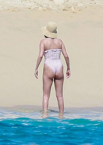 Selena gomez  page leaked private photo uncensored HD quality