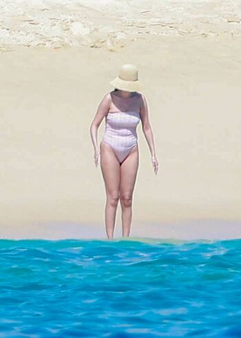 Selena gomez  page leaked private photo uncensored HD quality