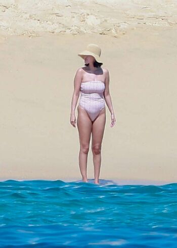 Selena gomez  page leaked private photo uncensored HD quality