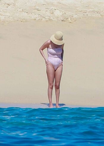 Selena gomez  page leaked private photo uncensored HD quality