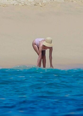 Selena gomez  page leaked private photo uncensored HD quality