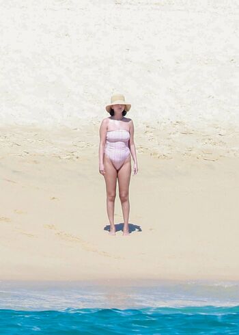 Selena gomez  page leaked private photo uncensored HD quality