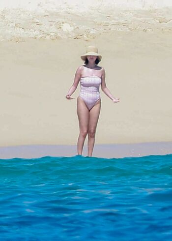 Selena gomez  page leaked private photo uncensored HD quality