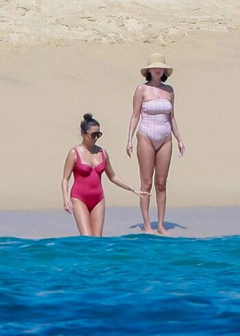 Selena gomez  page leaked private photo uncensored HD quality