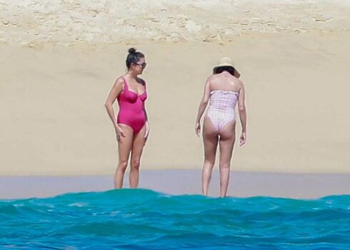 Selena gomez  page leaked private photo uncensored HD quality