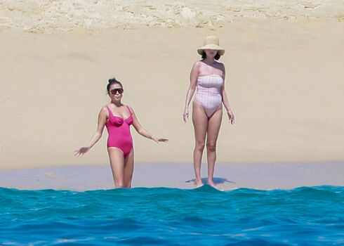 Selena gomez  page leaked private photo uncensored HD quality