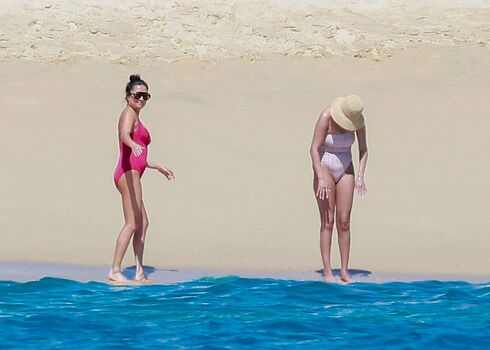 Selena gomez  page leaked private photo uncensored HD quality