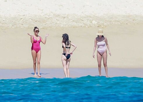 Selena gomez  page leaked private photo uncensored HD quality