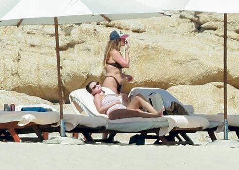 Selena gomez  page leaked private photo uncensored HD quality