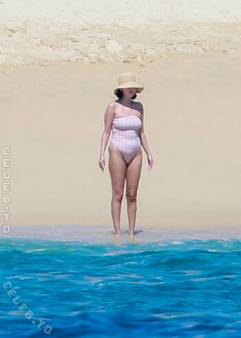 Selena gomez  page leaked private photo uncensored HD quality