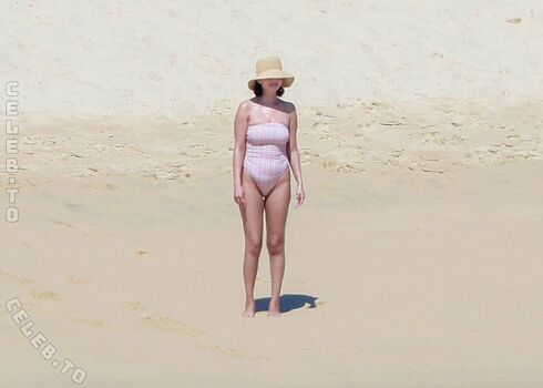 Selena gomez  page leaked private photo uncensored HD quality