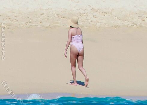 Selena gomez  page leaked private photo uncensored HD quality