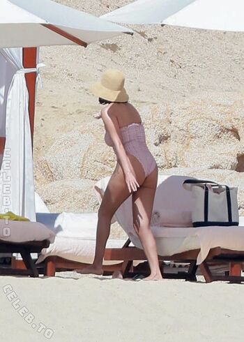 Selena gomez  page leaked private photo uncensored HD quality