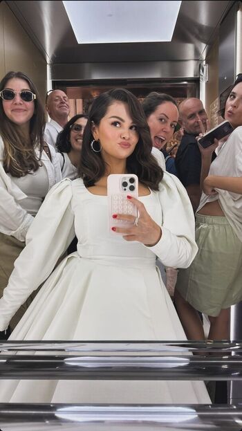 Selena gomez  page leaked private photo uncensored HD quality