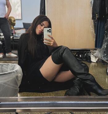 Selena gomez  page leaked private photo uncensored HD quality