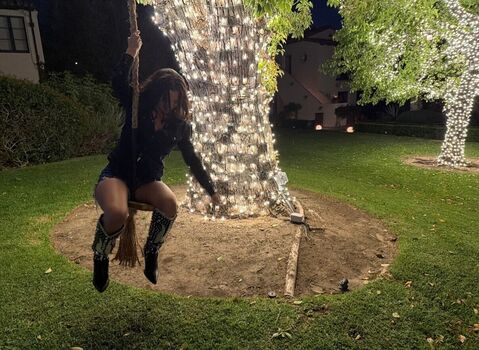 Selena gomez  page leaked private photo uncensored HD quality