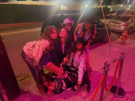 Selena gomez  page leaked private photo uncensored HD quality