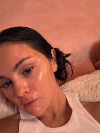 Selena gomez  page leaked private photo uncensored HD quality