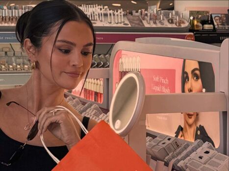 Selena gomez  page leaked private photo uncensored HD quality