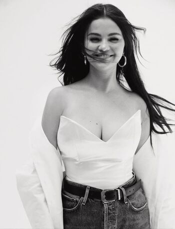 Selena gomez  page leaked private photo uncensored HD quality