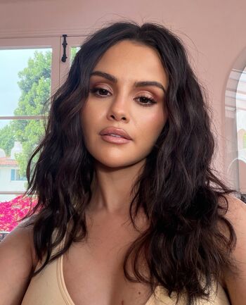 Selena gomez  page leaked private photo uncensored HD quality