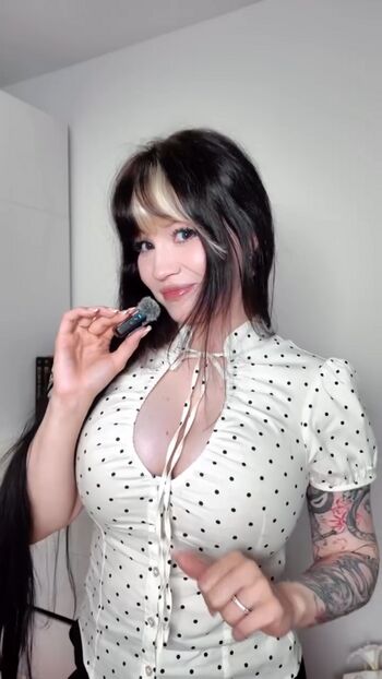 Shini waifu page leaked private photo uncensored HD quality