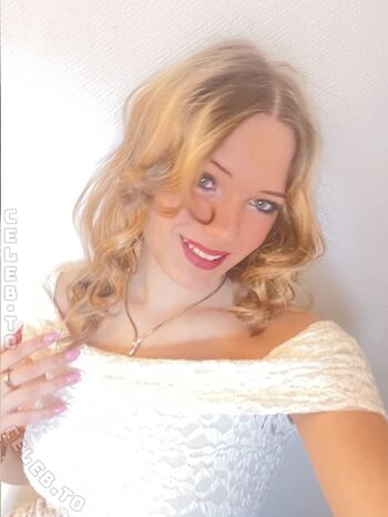 Sophiawestend page leaked private photo uncensored HD quality