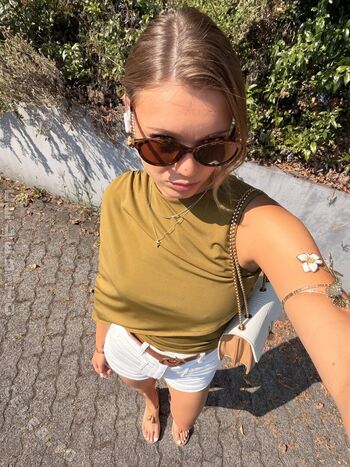 Sophiawestend leaked private photo uncensored HD quality