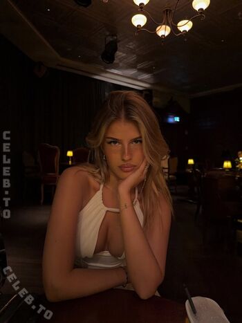 Sophie schnur page leaked private photo uncensored HD quality