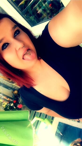 Sophieschmande leaked private photo uncensored HD quality