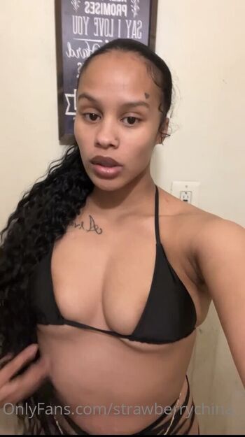 Strawberrychina leaked private photo uncensored HD quality