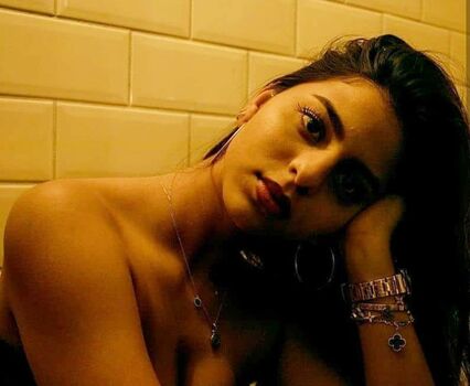 Suhana khan page leaked private photo uncensored HD quality