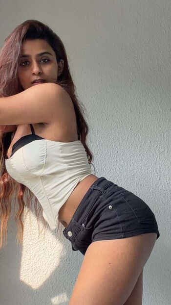 Suhana khan page leaked private photo uncensored HD quality
