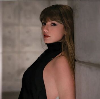 Taylor swift  page leaked private photo uncensored HD quality